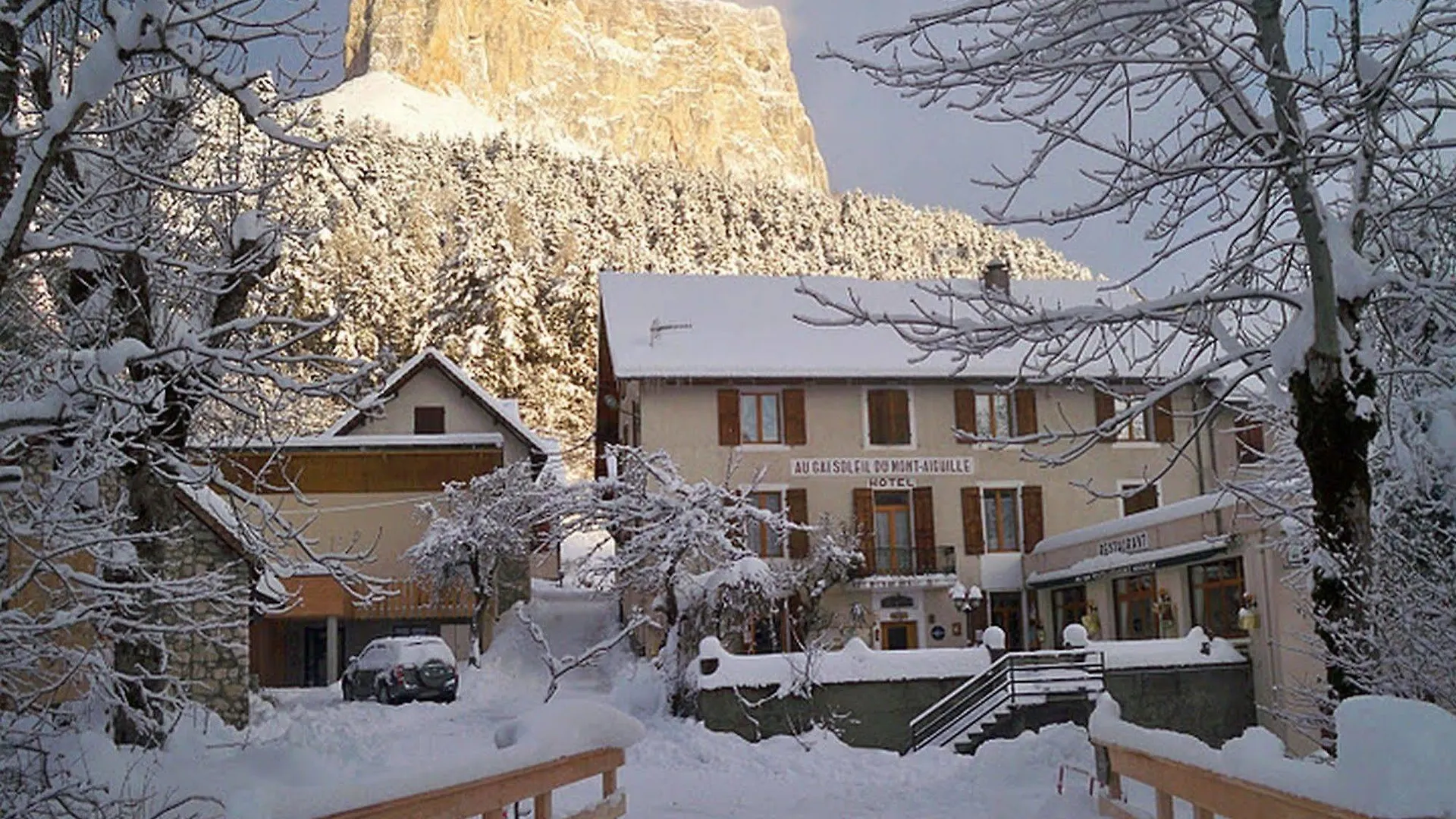 Au Gai Soleil Du Mont-Aiguille Hotel Chichilianne 2*,  France