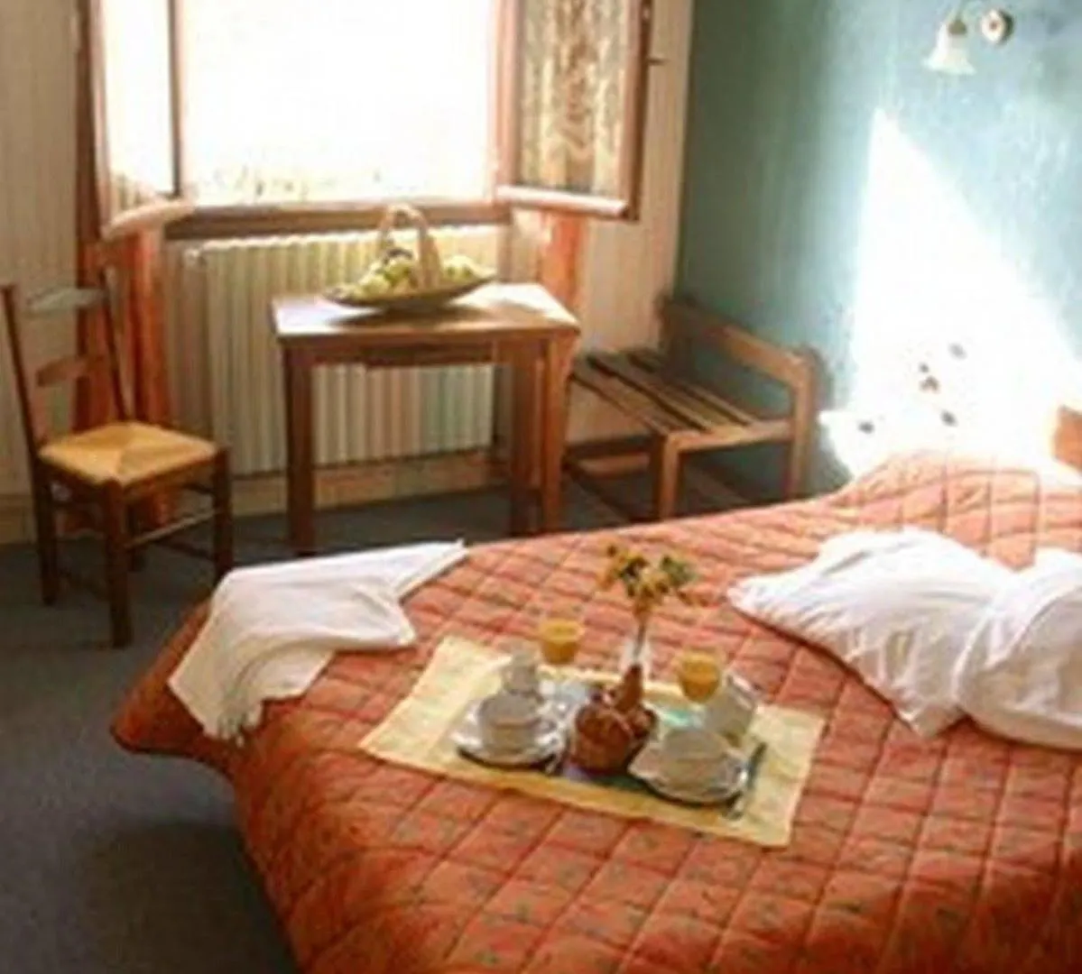 Au Gai Soleil Du Mont-Aiguille Hotel Chichilianne 2*,  France